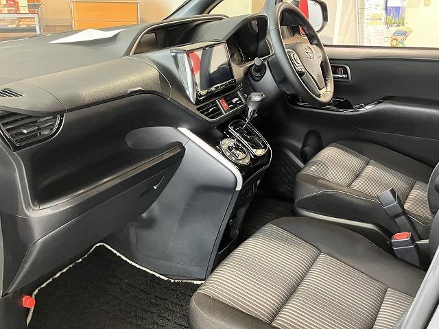 ヴォクシー ＺＳ　煌ＩＩ　禁煙車　アルパイン９インチナビ　アルパインフリップダウンモニター　トヨタセーフティセンス　プリクラッシュ　クルーズコントロール　クリラアンスソナー　両側パワースライドドア　純正１６インチＡＷ（71枚目）
