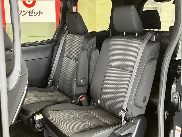 ヴォクシー ＺＳ　煌ＩＩ　禁煙車　アルパイン９インチナビ　アルパインフリップダウンモニター　トヨタセーフティセンス　プリクラッシュ　クルーズコントロール　クリラアンスソナー　両側パワースライドドア　純正１６インチＡＷ（72枚目）