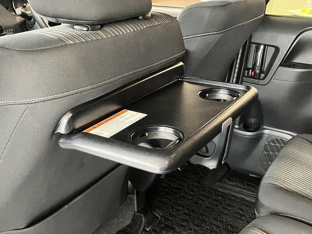 ヴォクシー ＺＳ　煌ＩＩ　禁煙車　アルパイン９インチナビ　アルパインフリップダウンモニター　トヨタセーフティセンス　プリクラッシュ　クルーズコントロール　クリラアンスソナー　両側パワースライドドア　純正１６インチＡＷ（75枚目）