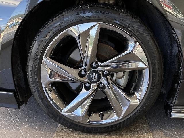 クラウンハイブリッド ＲＳアドバンス　禁煙車　トムス　ＴＲＤ　Ｍ’ｓ　サンルーフ　パノラミックビューモニター　トヨタセーフティセンス　プリクラッシュ　レーダークルーズ　クリアランスソナー　オートハイビーム　純正１８インチスパッタリングＡＷ（27枚目）