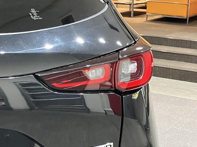ＣＸ－５ ＸＤ　エクスクルーシブモード　禁煙車　ＢＯＳＥサウンド　３６０°ビューモニター　茶本革エアシート　スマートシティブレーキ　レーダークルーズ　クリアランスソナー　レーンキープ　ＬＥＤヘッドライト　パワーバックドア　メモリパワーシート（32枚目）