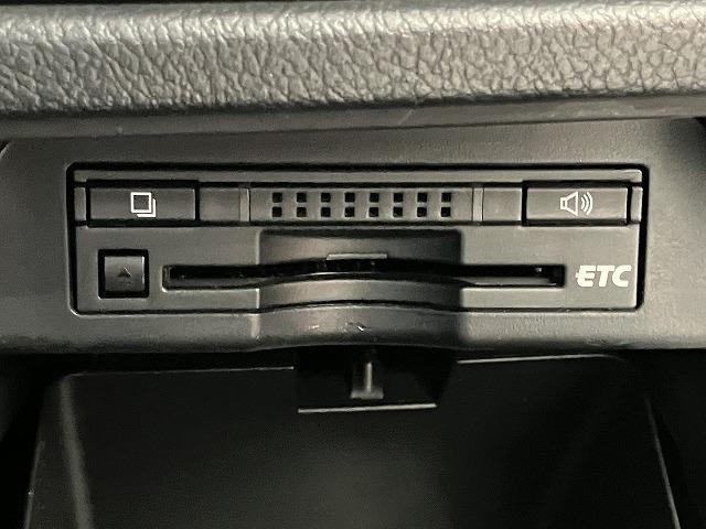 ヴォクシー Ｘ　Ｌエディション　禁煙車　純正ナビゲーション　両側パワースライドドア　バックモニター　クリランスソナー　スマートキープッシュスタート　ビルトインＥＴＣ（8枚目）