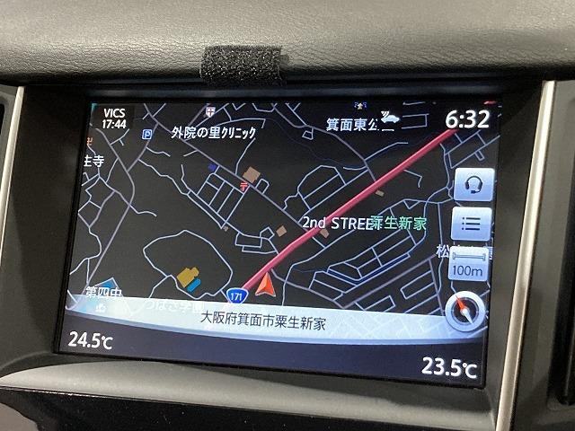 スカイライン ３５０ＧＴ　ハイブリッド　タイプＳＰ　禁煙車　ＢＯＤＥサウンド　エマージェンシーブレーキ　レーダークルーズ　クリアランスソナー　レーンキープ　アラウンドビューモニター　ＬＥＤヘッドライト　メーカーナビ　黒本革シート　メモリパワーシート（4枚目）