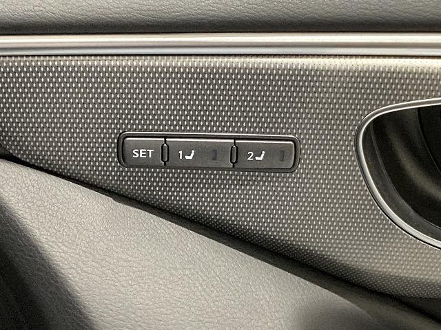 スカイライン ３５０ＧＴ　ハイブリッド　タイプＳＰ　禁煙車　ＢＯＤＥサウンド　エマージェンシーブレーキ　レーダークルーズ　クリアランスソナー　レーンキープ　アラウンドビューモニター　ＬＥＤヘッドライト　メーカーナビ　黒本革シート　メモリパワーシート（8枚目）