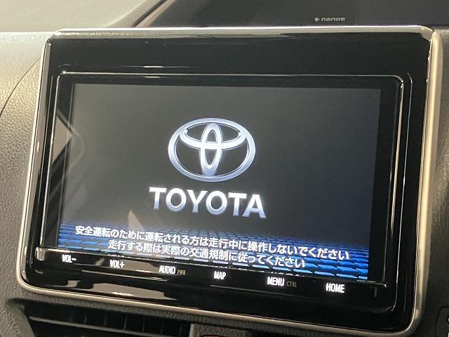 エスクァイア ハイブリッドＧｉ　プレミアムパッケージ　禁煙車　純正９インチナビゲーション　トヨタセーフティセンス　クルーズコントロール　クリアランスソナー　両側パワースライドドア　シートヒーター　チャハーフレザーシート　コンビハンドル　バックモニター（4枚目）