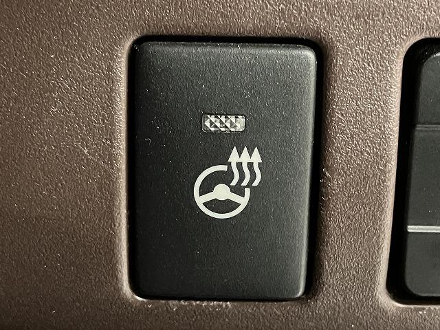 エスクァイア ハイブリッドＧｉ　プレミアムパッケージ　禁煙車　純正９インチナビゲーション　トヨタセーフティセンス　クルーズコントロール　クリアランスソナー　両側パワースライドドア　シートヒーター　チャハーフレザーシート　コンビハンドル　バックモニター（13枚目）