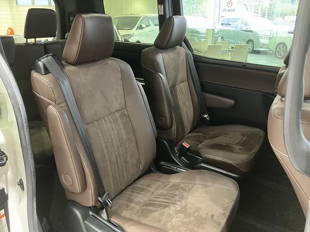 エスクァイア ハイブリッドＧｉ　プレミアムパッケージ　禁煙車　純正９インチナビゲーション　トヨタセーフティセンス　クルーズコントロール　クリアランスソナー　両側パワースライドドア　シートヒーター　チャハーフレザーシート　コンビハンドル　バックモニター（17枚目）