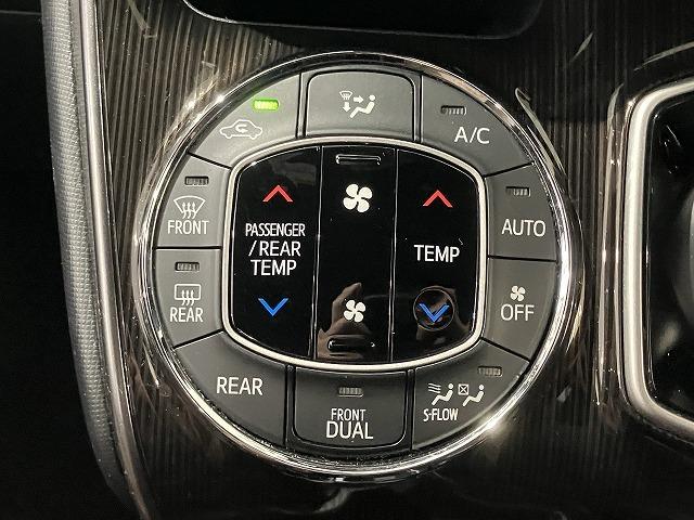 エスクァイア ハイブリッドＧｉ　プレミアムパッケージ　禁煙車　純正９インチナビゲーション　トヨタセーフティセンス　クルーズコントロール　クリアランスソナー　両側パワースライドドア　シートヒーター　チャハーフレザーシート　コンビハンドル　バックモニター（63枚目）