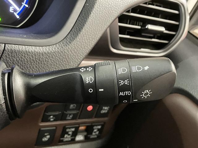 エスクァイア ハイブリッドＧｉ　プレミアムパッケージ　禁煙車　純正９インチナビゲーション　トヨタセーフティセンス　クルーズコントロール　クリアランスソナー　両側パワースライドドア　シートヒーター　チャハーフレザーシート　コンビハンドル　バックモニター（66枚目）