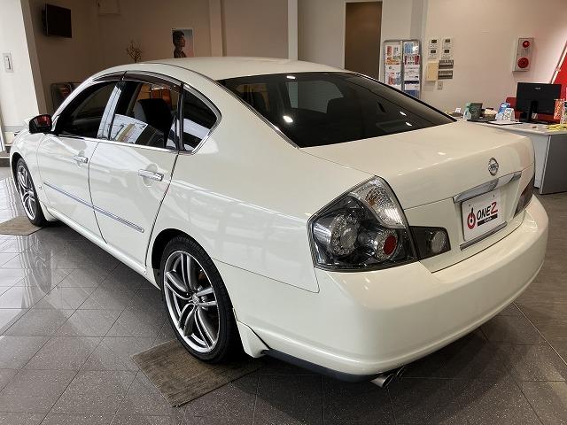 フーガ 450GTスポーツパッケージ 禁煙車 サンルーフ レーダークルーズ 黒本革エアシート オートライト メモリパワーシート オットマン メーカーナビゲーション 純正19インチAW スマートキープッシュスタート ビルトインETC(20枚目)