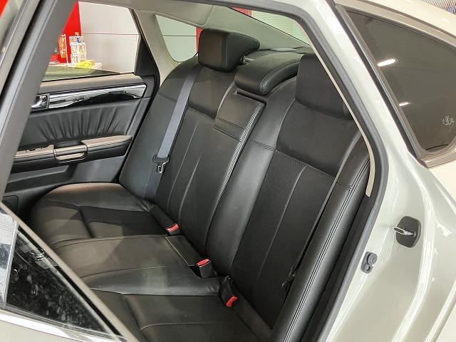 フーガ 450GTスポーツパッケージ 禁煙車 サンルーフ レーダークルーズ 黒本革エアシート オートライト メモリパワーシート オットマン メーカーナビゲーション 純正19インチAW スマートキープッシュスタート ビルトインETC(41枚目)