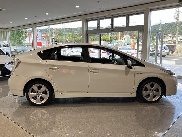 プリウス Sツーリングセレクション 禁煙車 純正ナビゲーション 純正17インチAW LEDヘッドライト バックモニター スマートキープッシュスタート ビルトインETC(17枚目)