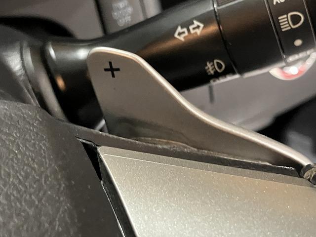 ヴォクシー ＺＳ　煌　禁煙車　８人乗り　純正ナビゲーション　純正フリップダウンモニター　両側パワースライドドア　オートライト　純正１６インチＡＷ　パドルシフト　バックモニター　スマートキープッシュスタート　ビルトインＥＴＣ（8枚目）