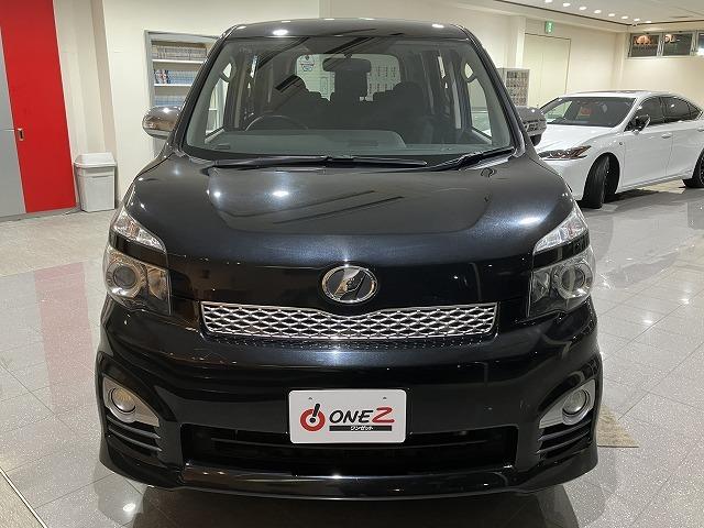 ヴォクシー ＺＳ　煌　禁煙車　８人乗り　純正ナビゲーション　純正フリップダウンモニター　両側パワースライドドア　オートライト　純正１６インチＡＷ　パドルシフト　バックモニター　スマートキープッシュスタート　ビルトインＥＴＣ（17枚目）