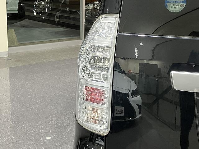 ヴォクシー ＺＳ　煌　禁煙車　８人乗り　純正ナビゲーション　純正フリップダウンモニター　両側パワースライドドア　オートライト　純正１６インチＡＷ　パドルシフト　バックモニター　スマートキープッシュスタート　ビルトインＥＴＣ（33枚目）