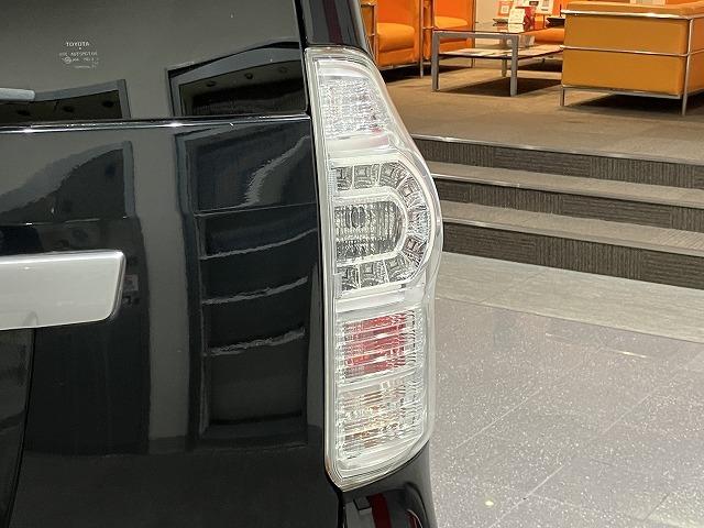 ヴォクシー ＺＳ　煌　禁煙車　８人乗り　純正ナビゲーション　純正フリップダウンモニター　両側パワースライドドア　オートライト　純正１６インチＡＷ　パドルシフト　バックモニター　スマートキープッシュスタート　ビルトインＥＴＣ（34枚目）