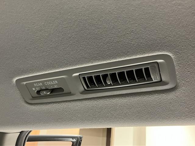 ヴォクシー ＺＳ　煌　禁煙車　８人乗り　純正ナビゲーション　純正フリップダウンモニター　両側パワースライドドア　オートライト　純正１６インチＡＷ　パドルシフト　バックモニター　スマートキープッシュスタート　ビルトインＥＴＣ（64枚目）