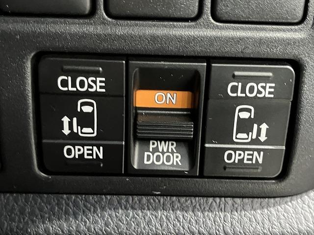 ヴォクシー ZS 煌III 禁煙車 純正10インチナビ 純正フリップダウン トヨタセーフティセンス プリクラッシュ クルーズコントロール クリアランスソナー クロハーフレザーシート 両側パワースライドドア 純正16インチAW(6枚目)