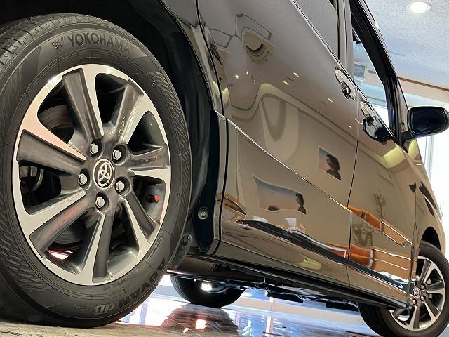 ヴォクシー ZS 煌III 禁煙車 純正10インチナビ 純正フリップダウン トヨタセーフティセンス プリクラッシュ クルーズコントロール クリアランスソナー クロハーフレザーシート 両側パワースライドドア 純正16インチAW(11枚目)