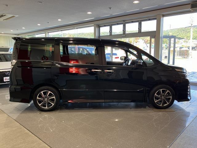 ヴォクシー ZS 煌III 禁煙車 純正10インチナビ 純正フリップダウン トヨタセーフティセンス プリクラッシュ クルーズコントロール クリアランスソナー クロハーフレザーシート 両側パワースライドドア 純正16インチAW(17枚目)