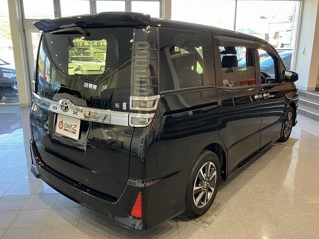 ヴォクシー ZS 煌III 禁煙車 純正10インチナビ 純正フリップダウン トヨタセーフティセンス プリクラッシュ クルーズコントロール クリアランスソナー クロハーフレザーシート 両側パワースライドドア 純正16インチAW(19枚目)