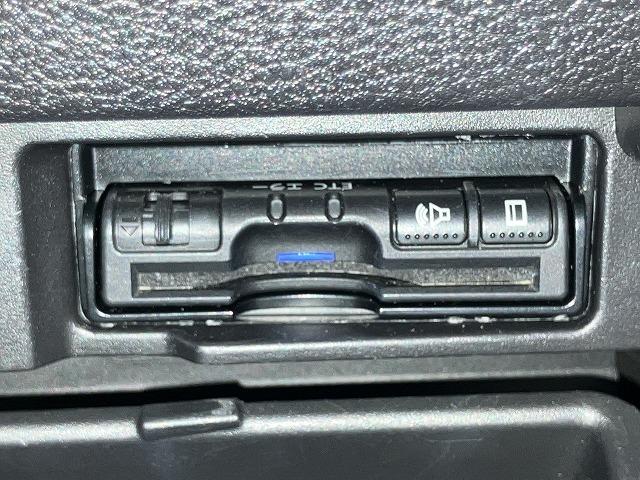 セレナ ハイウェイスターG 禁煙 セーフティパックB プロパイロット インテリジェントルームミラ オートブレーキホールド アラウンドビューモニタ クリアランスソナー 純正9インチナビ エマージェンシーブレーキ 純正16インチAW(10枚目)