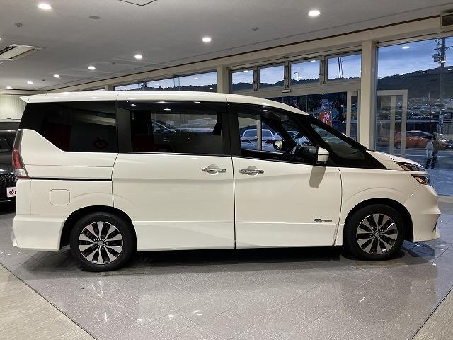 セレナ ハイウェイスターG 禁煙 セーフティパックB プロパイロット インテリジェントルームミラ オートブレーキホールド アラウンドビューモニタ クリアランスソナー 純正9インチナビ エマージェンシーブレーキ 純正16インチAW(28枚目)