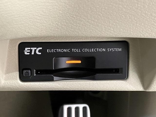 スカイライン 350GT ハイブリッド タイプSP 禁煙車 ベージュ革シート エマージェンシーブレーキ アラウンドビューモニター レーダークルーズ クリアランスソナー レーンキープ ブラインドスポットモニター LEDヘッドライト メモリパワーシート(54枚目)