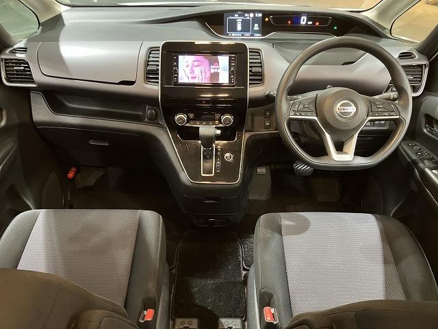 セレナ ＸＶ　禁煙車　エマージェンシーブレーキ　クルーズコントロール　クリランスソナー　両側パワースライドドア　ブラインドスポットモニター　バックモニター　スマートキープッシュスタート　ビルトインＥＴＣ（3枚目）