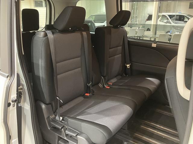 セレナ ＸＶ　禁煙車　エマージェンシーブレーキ　クルーズコントロール　クリランスソナー　両側パワースライドドア　ブラインドスポットモニター　バックモニター　スマートキープッシュスタート　ビルトインＥＴＣ（9枚目）