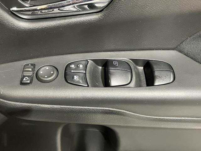 セレナ ＸＶ　禁煙車　エマージェンシーブレーキ　クルーズコントロール　クリランスソナー　両側パワースライドドア　ブラインドスポットモニター　バックモニター　スマートキープッシュスタート　ビルトインＥＴＣ（52枚目）