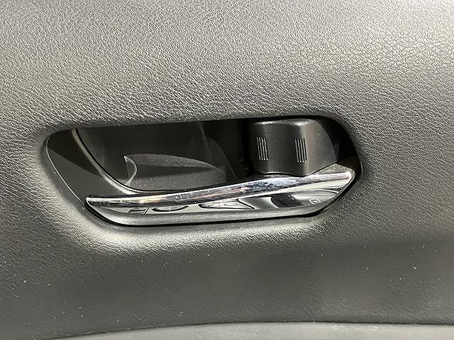 セレナ ＸＶ　禁煙車　エマージェンシーブレーキ　クルーズコントロール　クリランスソナー　両側パワースライドドア　ブラインドスポットモニター　バックモニター　スマートキープッシュスタート　ビルトインＥＴＣ（53枚目）