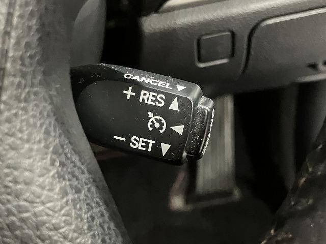 クラウンハイブリッド アスリートＳ　ブラックスタイル　禁煙車　テラロッサ本革エアシート　クリアランスソナー　トヨタセーフティセンス　クルーズコントロール　オートライト　ブラックスパッタリングＡＷ　メーカーナビゲーション　バックモニター　パワーシート（6枚目）