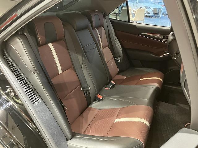 クラウンハイブリッド アスリートＳ　ブラックスタイル　禁煙車　テラロッサ本革エアシート　クリアランスソナー　トヨタセーフティセンス　クルーズコントロール　オートライト　ブラックスパッタリングＡＷ　メーカーナビゲーション　バックモニター　パワーシート（8枚目）