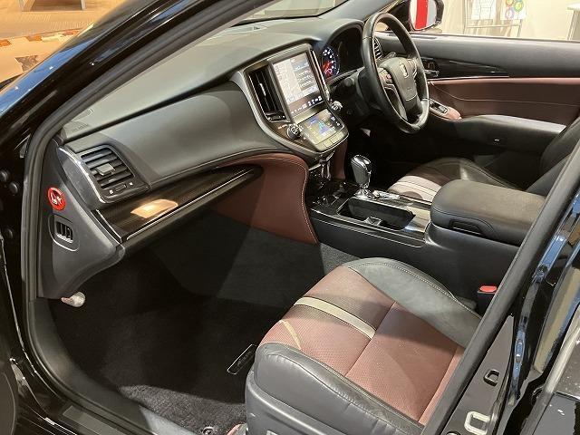 クラウンハイブリッド アスリートＳ　ブラックスタイル　禁煙車　テラロッサ本革エアシート　クリアランスソナー　トヨタセーフティセンス　クルーズコントロール　オートライト　ブラックスパッタリングＡＷ　メーカーナビゲーション　バックモニター　パワーシート（46枚目）