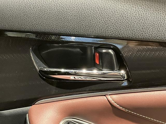 クラウンハイブリッド アスリートＳ　ブラックスタイル　禁煙車　テラロッサ本革エアシート　クリアランスソナー　トヨタセーフティセンス　クルーズコントロール　オートライト　ブラックスパッタリングＡＷ　メーカーナビゲーション　バックモニター　パワーシート（51枚目）