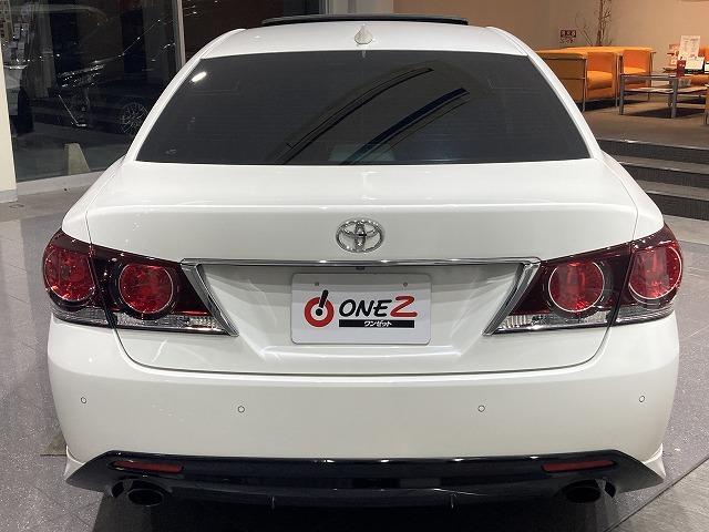 クラウン アスリートＧ　禁煙車　サンルーフ　アドバンストパッケージ　クリランスソナー　トヨタセーフティセンス　レーダークルーズ　スパッタリング１８インチＡＷ　黒本革エアシート　メモリパワーシート　ブラインドスポットモニター（14枚目）