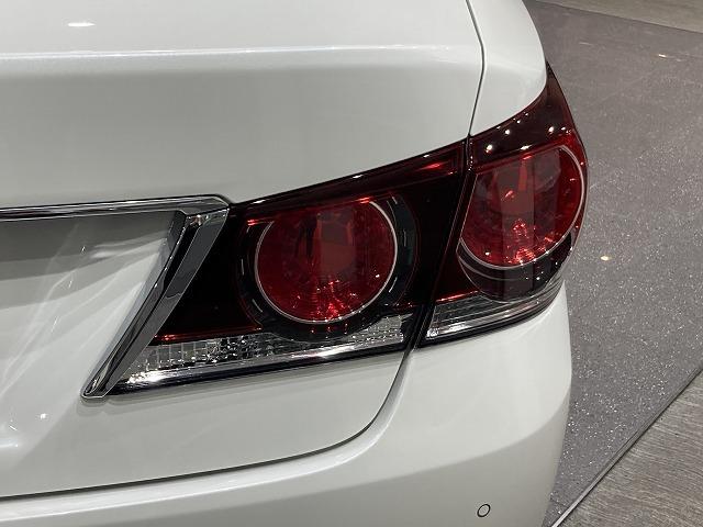 クラウン アスリートＧ　禁煙車　サンルーフ　アドバンストパッケージ　クリランスソナー　トヨタセーフティセンス　レーダークルーズ　スパッタリング１８インチＡＷ　黒本革エアシート　メモリパワーシート　ブラインドスポットモニター（32枚目）