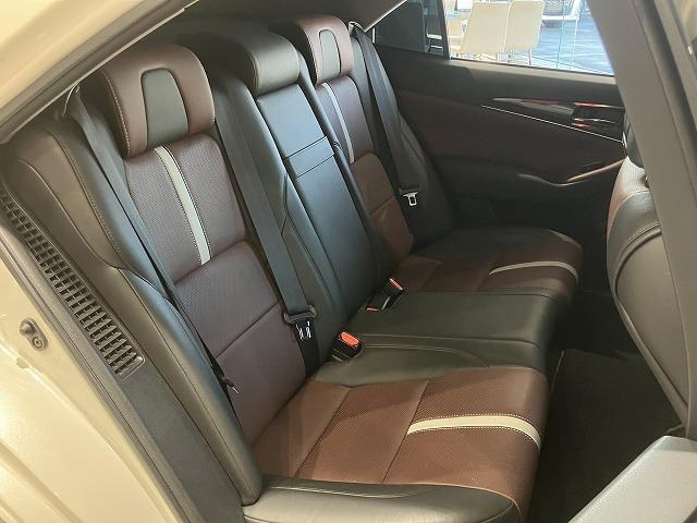 クラウンハイブリッド アスリートＳ　ブラックスタイル　禁煙車　モデリスタエアロ　サンルーフ　テラロッサ本革エアシート　アドバンスドパッケージ　レーダークルーズ　クリランスソナー　プリクラッシュ　パワーシート　１８インチスパッタリングＡＷ　バックカメラ（9枚目）