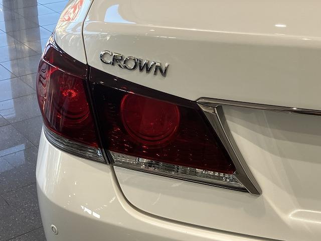 クラウンハイブリッド アスリートＳ　ブラックスタイル　禁煙車　モデリスタエアロ　サンルーフ　テラロッサ本革エアシート　アドバンスドパッケージ　レーダークルーズ　クリランスソナー　プリクラッシュ　パワーシート　１８インチスパッタリングＡＷ　バックカメラ（30枚目）