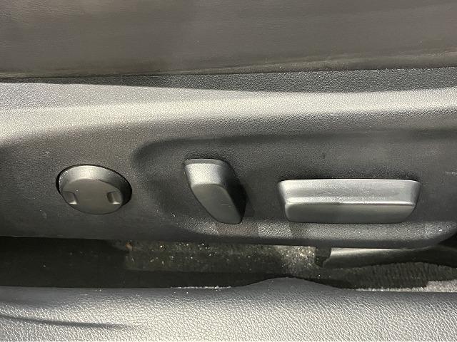 クラウンハイブリッド アスリートＳ　ブラックスタイル　禁煙車　モデリスタエアロ　サンルーフ　テラロッサ本革エアシート　アドバンスドパッケージ　レーダークルーズ　クリランスソナー　プリクラッシュ　パワーシート　１８インチスパッタリングＡＷ　バックカメラ（36枚目）