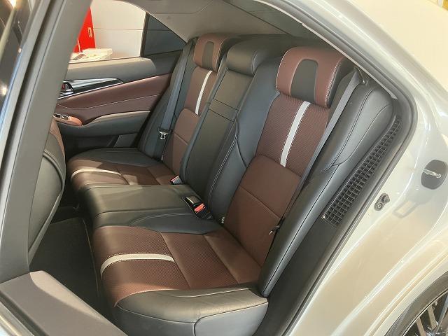 クラウンハイブリッド アスリートＳ　ブラックスタイル　禁煙車　モデリスタエアロ　サンルーフ　テラロッサ本革エアシート　アドバンスドパッケージ　レーダークルーズ　クリランスソナー　プリクラッシュ　パワーシート　１８インチスパッタリングＡＷ　バックカメラ（50枚目）