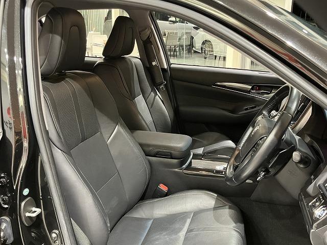 クラウン アスリートＳ　禁煙車　黒本革エアシート　アドバンストパッケージ　レーダークルーズ　クリアランスソナー　プリクラッシュ　スパッタリング１８インチＡＷ　メーカーナビゲーション　バックモニター　ＨＩＤヘッドライト　ＥＴＣ（9枚目）