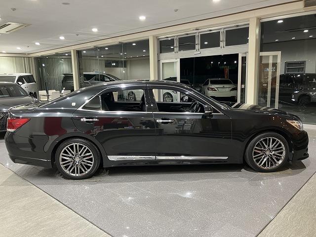 クラウン アスリートＳ　禁煙車　黒本革エアシート　アドバンストパッケージ　レーダークルーズ　クリアランスソナー　プリクラッシュ　スパッタリング１８インチＡＷ　メーカーナビゲーション　バックモニター　ＨＩＤヘッドライト　ＥＴＣ（14枚目）