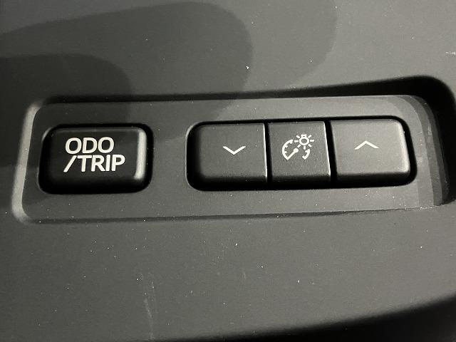 クラウン アスリートＳ　禁煙車　黒本革エアシート　アドバンストパッケージ　レーダークルーズ　クリアランスソナー　プリクラッシュ　スパッタリング１８インチＡＷ　メーカーナビゲーション　バックモニター　ＨＩＤヘッドライト　ＥＴＣ（56枚目）