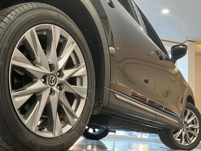 ＣＸ－８ ＸＤプロアクティブ　Ｓパッケージ　禁煙　アルパインフリップダウン　スマートシティブレーキ　３６０°ビュー　レーダークルーズ　クリアランスソナー　ブラインドスポットモニタ　　シートメモリー　黒本革エアシート　ルーフレール　電動リアゲート（17枚目）