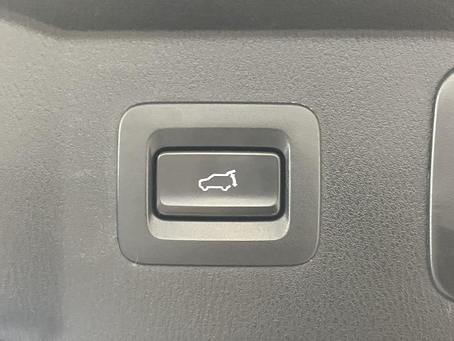 ＣＸ－８ ＸＤプロアクティブ　Ｓパッケージ　禁煙　アルパインフリップダウン　スマートシティブレーキ　３６０°ビュー　レーダークルーズ　クリアランスソナー　ブラインドスポットモニタ　　シートメモリー　黒本革エアシート　ルーフレール　電動リアゲート（39枚目）