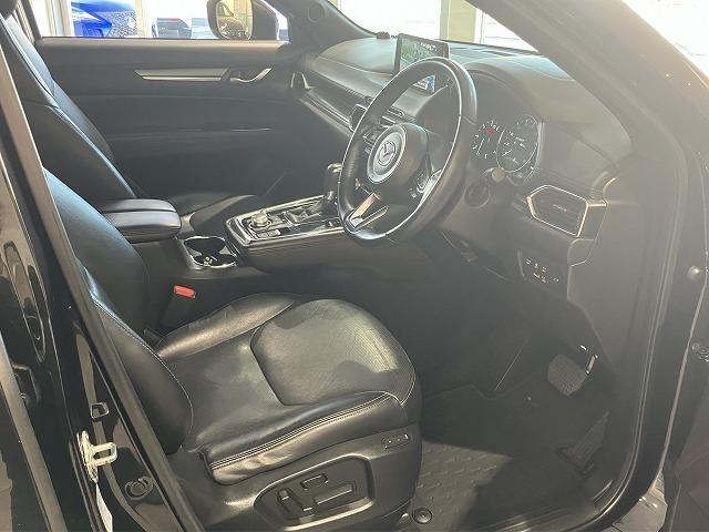 ＣＸ－８ ＸＤプロアクティブ　Ｓパッケージ　禁煙　アルパインフリップダウン　スマートシティブレーキ　３６０°ビュー　レーダークルーズ　クリアランスソナー　ブラインドスポットモニタ　　シートメモリー　黒本革エアシート　ルーフレール　電動リアゲート（40枚目）