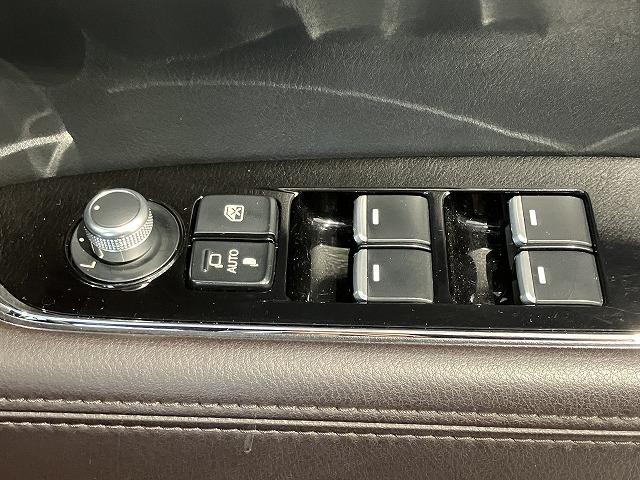 ＣＸ－８ ＸＤプロアクティブ　Ｓパッケージ　禁煙　アルパインフリップダウン　スマートシティブレーキ　３６０°ビュー　レーダークルーズ　クリアランスソナー　ブラインドスポットモニタ　　シートメモリー　黒本革エアシート　ルーフレール　電動リアゲート（52枚目）