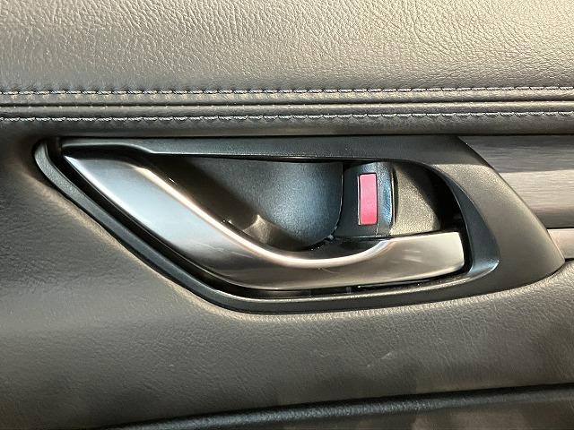 ＣＸ－８ ＸＤプロアクティブ　Ｓパッケージ　禁煙　アルパインフリップダウン　スマートシティブレーキ　３６０°ビュー　レーダークルーズ　クリアランスソナー　ブラインドスポットモニタ　　シートメモリー　黒本革エアシート　ルーフレール　電動リアゲート（53枚目）